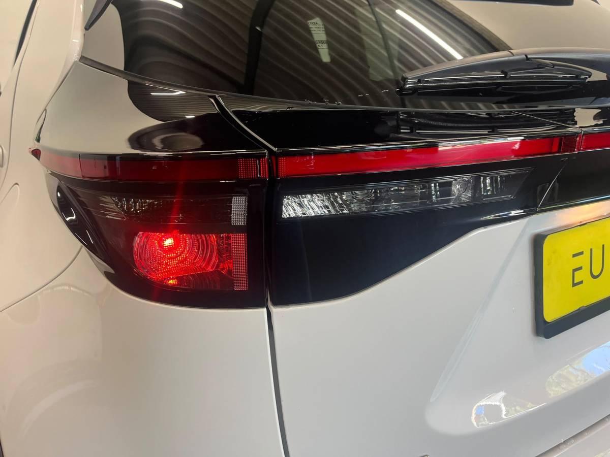 Toyota Yaris Cross Toyota Yaris Cross 1.5 Hybrid Business Navigatie Apple Carplay Android Auto Camera Parkeerhulp Adaptive Cruise Control Climate Control Lichtmetalen velgen
