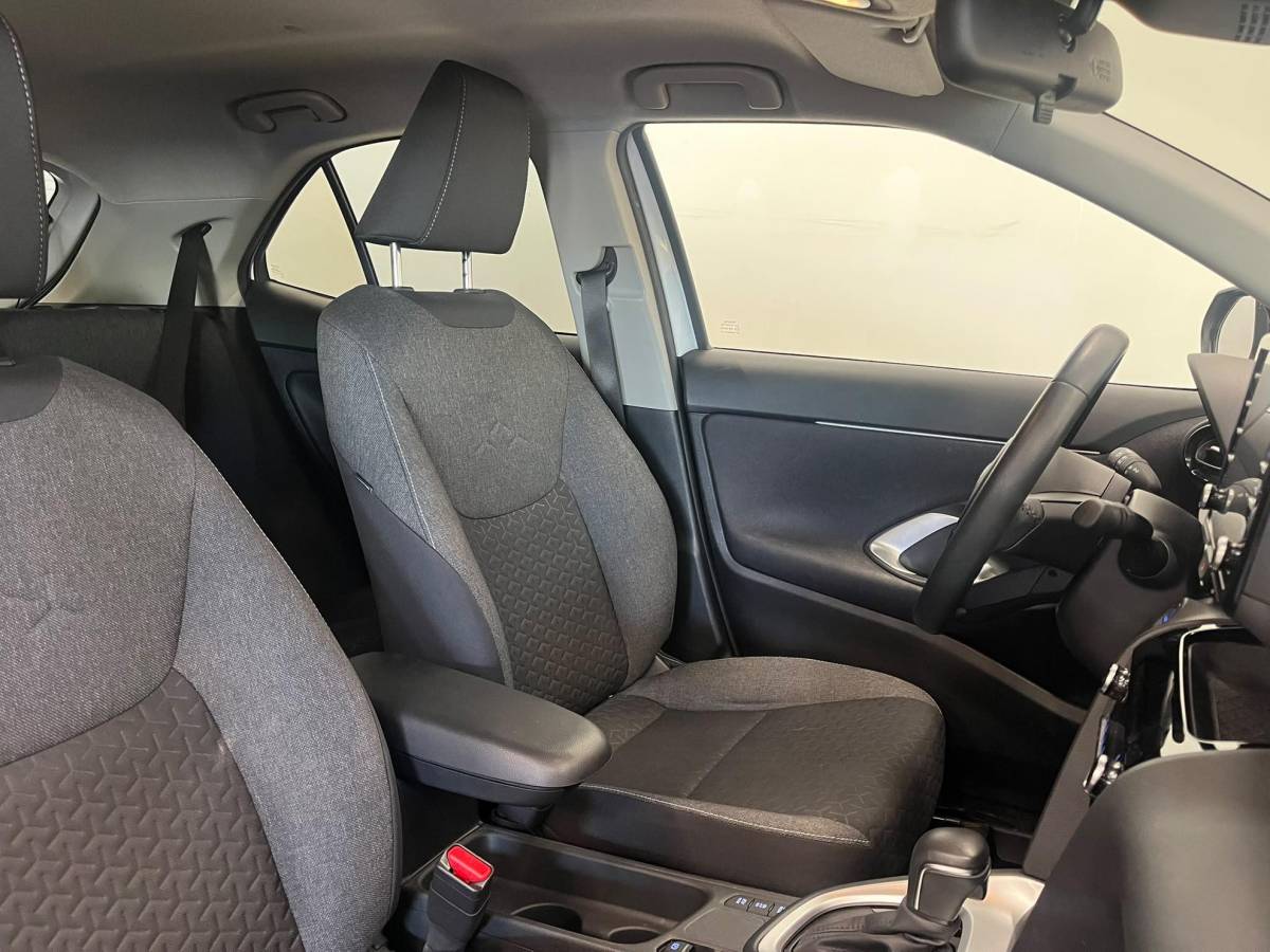 Toyota Yaris Cross Toyota Yaris Cross 1.5 Hybrid Business Navigatie Apple Carplay Android Auto Camera Parkeerhulp Adaptive Cruise Control Climate Control Lichtmetalen velgen