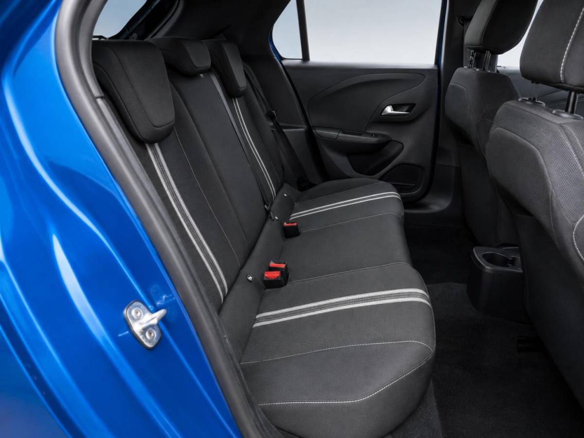 Opel Corsa Opel Corsa 1.2 Turbo 100pk YES Facelift Bleu Vertigo Black Roof Stoel en Stuurverwarming Wireless CarPlay 16” LMV