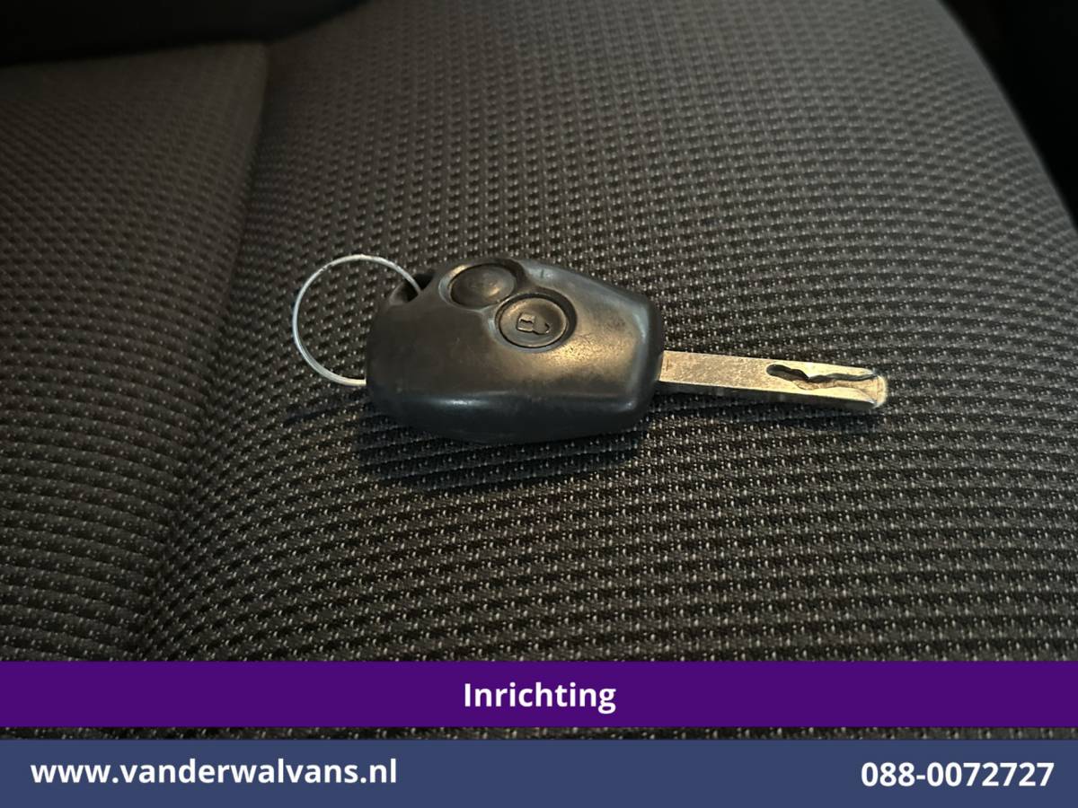 Renault Trafic Renault Trafic 1.6 dCi L1H1 Inrichting Euro6 Airco | Navigatie | LED | Cruisecontrol | Trekhaak Stoelverwarming, Parkeersensoren, Bijrijdersbank