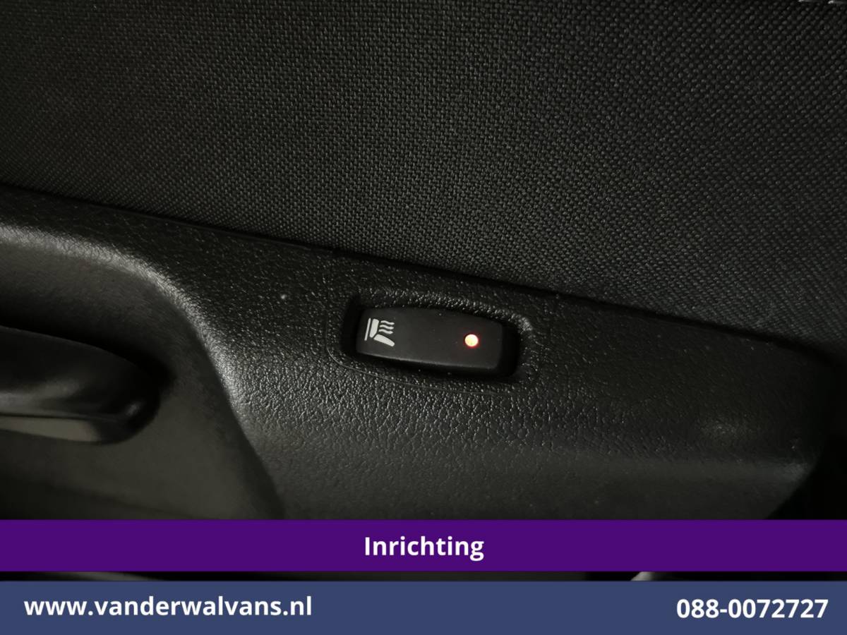 Renault Trafic Renault Trafic 1.6 dCi L1H1 Inrichting Euro6 Airco | Navigatie | LED | Cruisecontrol | Trekhaak Stoelverwarming, Parkeersensoren, Bijrijdersbank