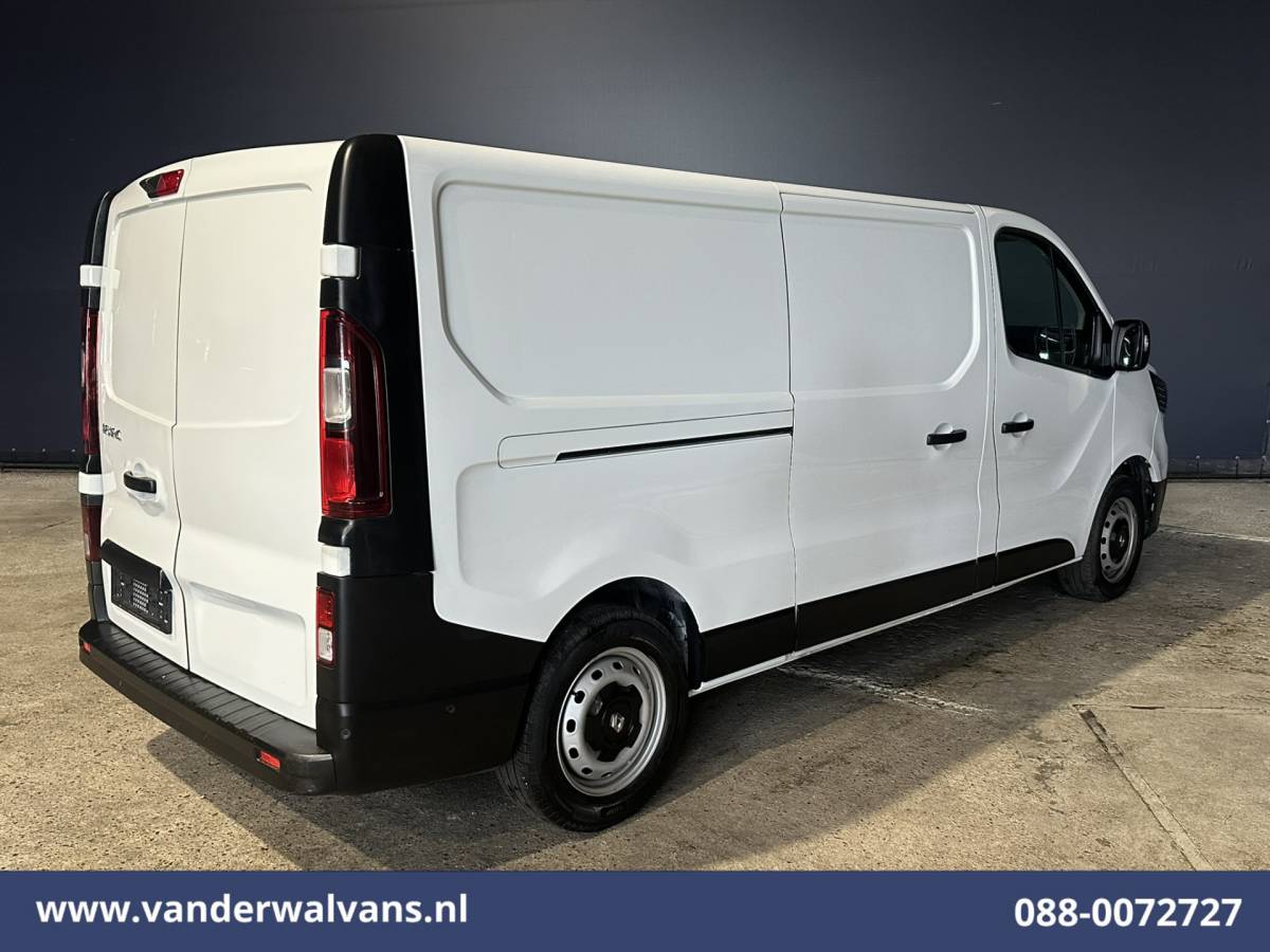 Renault Trafic Renault Trafic 2.0 dCi 131pk L2H1 Euro6 Airco | Navigatie | Camera | LED | Cruisecontrol Parkeersensoren, Bijrijdersbank