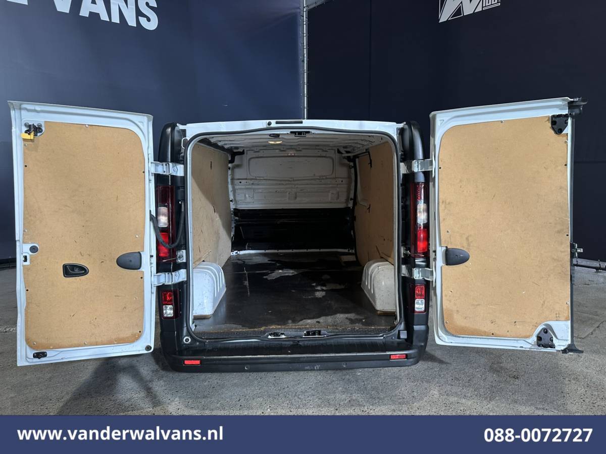 Renault Trafic Renault Trafic 2.0 dCi 131pk L2H1 Euro6 Airco | Navigatie | Camera | LED | Cruisecontrol Parkeersensoren, Bijrijdersbank