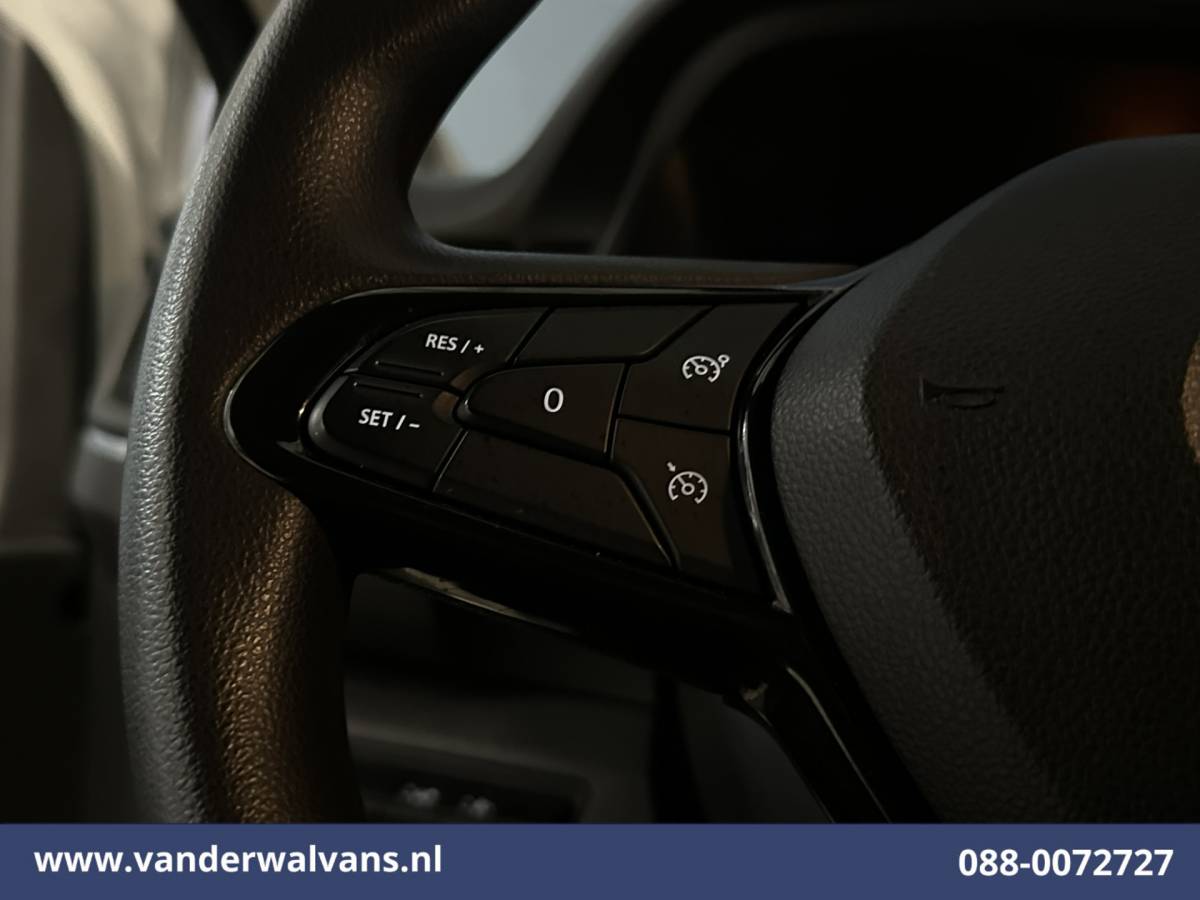 Renault Trafic Renault Trafic 2.0 dCi 131pk L2H1 Euro6 Airco | Navigatie | Camera | LED | Cruisecontrol Parkeersensoren, Bijrijdersbank
