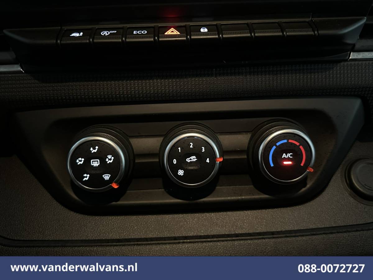 Renault Trafic Renault Trafic 2.0 dCi 131pk L2H1 Euro6 Airco | Navigatie | Camera | LED | Cruisecontrol Parkeersensoren, Bijrijdersbank