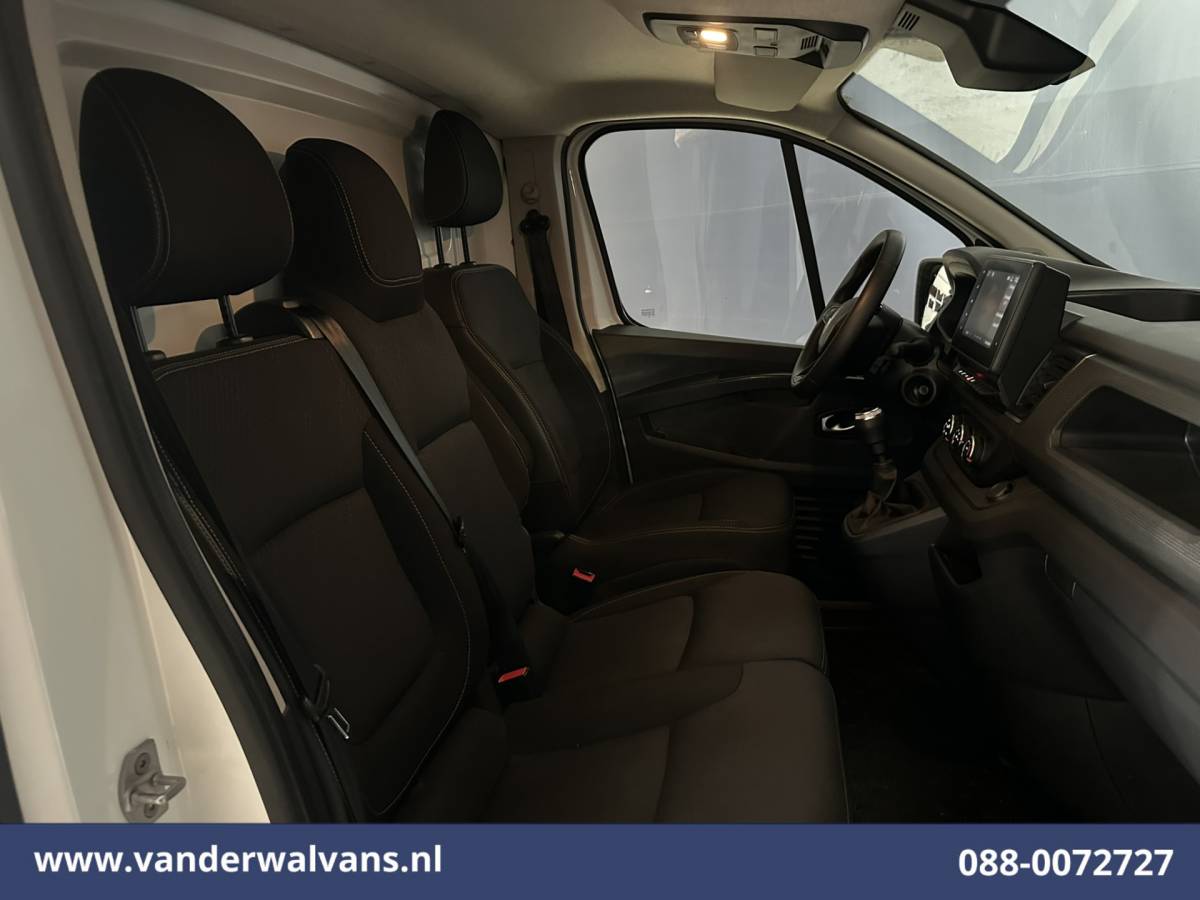 Renault Trafic Renault Trafic 2.0 dCi 131pk L2H1 Euro6 Airco | Navigatie | Camera | LED | Cruisecontrol Parkeersensoren, Bijrijdersbank