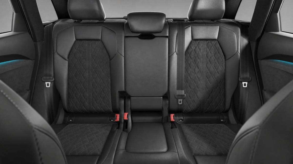 Audi Q5 Audi Q5 2.0 TFSI e-hybrid quattro S edition Competition · Techniekpakket plus · Trekhaak, elektr. wegklapbaar · Panorama-glasdak