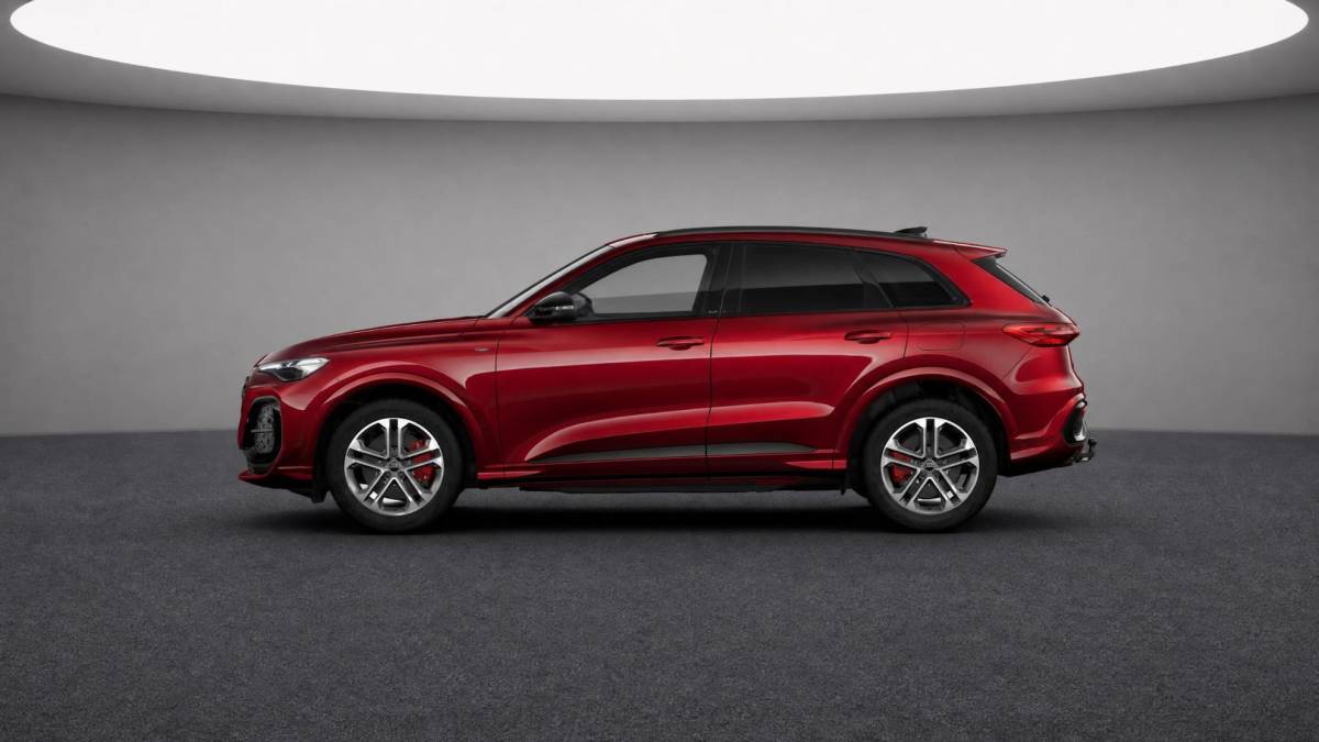Audi Q5 Audi Q5 2.0 TFSI e-hybrid quattro S edition Competition · Techniekpakket plus · Trekhaak, elektr. wegklapbaar · Panorama-glasdak