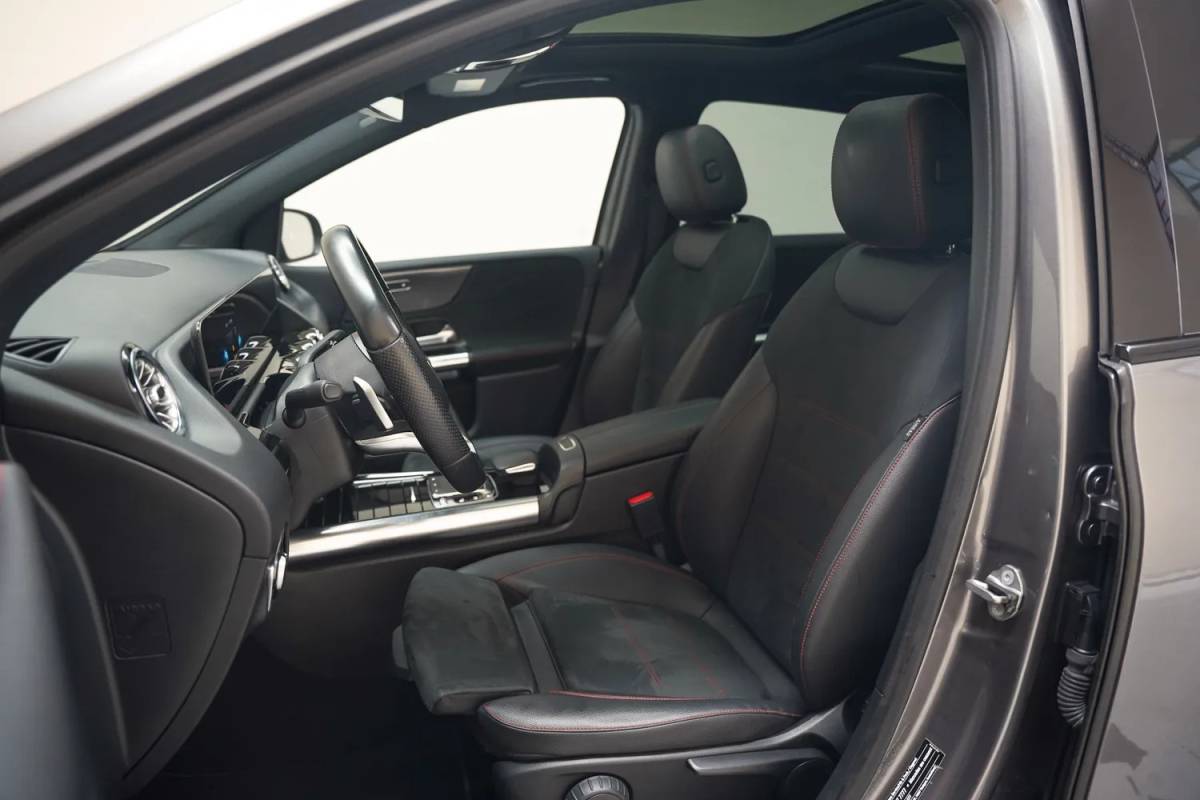 Mercedes-Benz B-Klasse Mercedes-Benz B-Klasse 220 AMG Line Night Aut. [ Panorama LED Navi Camera Sfeer Carplay ]