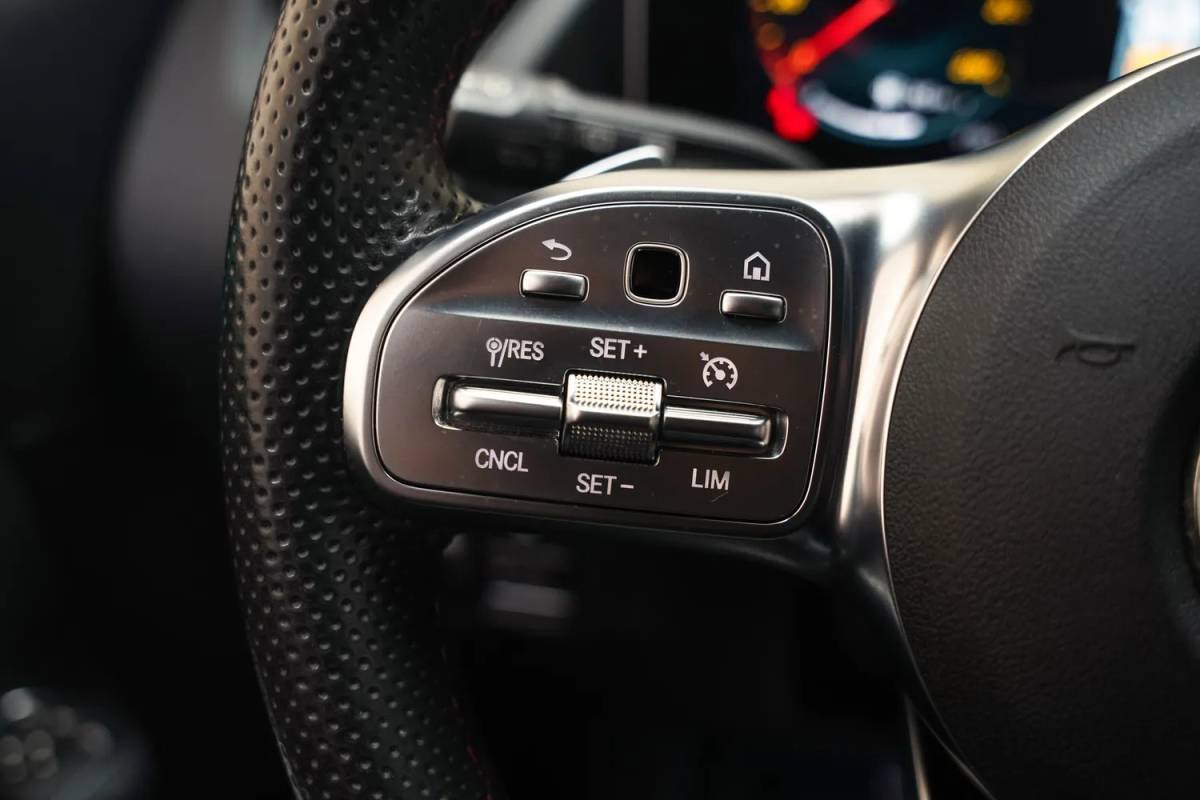 Mercedes-Benz B-Klasse Mercedes-Benz B-Klasse 220 AMG Line Night Aut. [ Panorama LED Navi Camera Sfeer Carplay ]