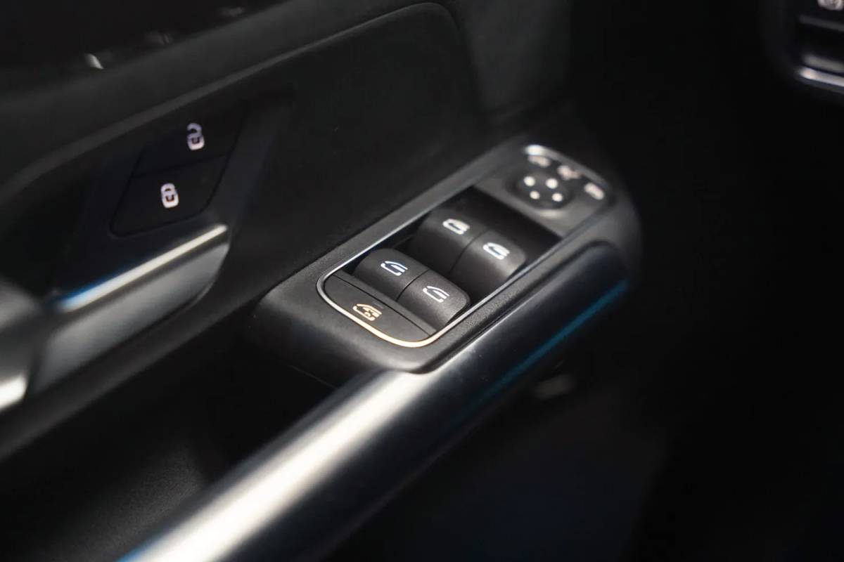 Mercedes-Benz B-Klasse Mercedes-Benz B-Klasse 220 AMG Line Night Aut. [ Panorama LED Navi Camera Sfeer Carplay ]