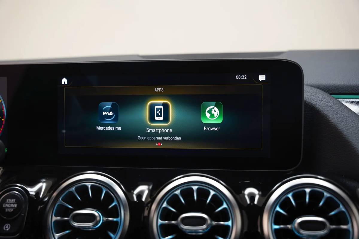 Mercedes-Benz B-Klasse Mercedes-Benz B-Klasse 220 AMG Line Night Aut. [ Panorama LED Navi Camera Sfeer Carplay ]