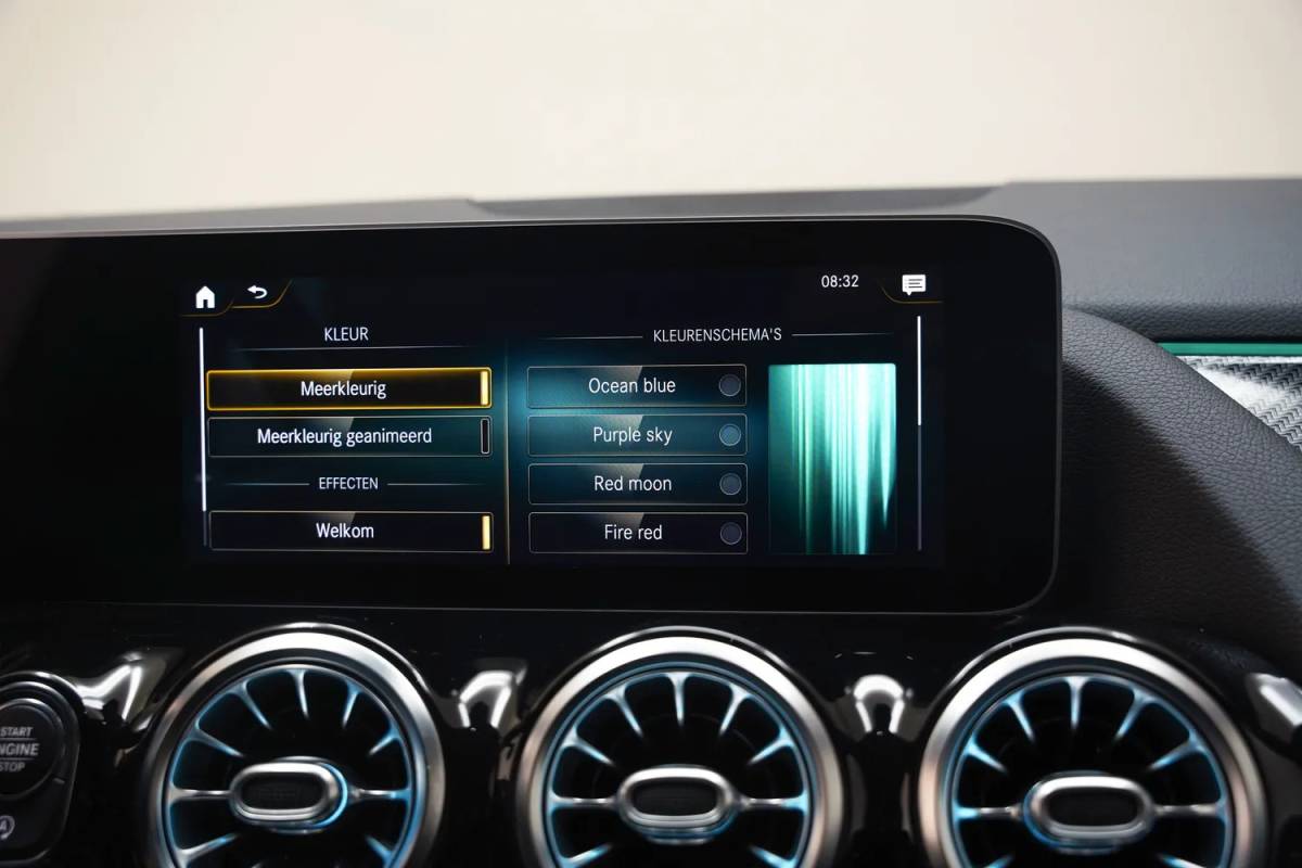 Mercedes-Benz B-Klasse Mercedes-Benz B-Klasse 220 AMG Line Night Aut. [ Panorama LED Navi Camera Sfeer Carplay ]