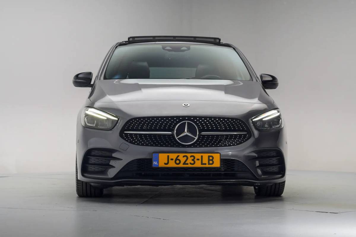 Mercedes-Benz B-Klasse Mercedes-Benz B-Klasse 220 AMG Line Night Aut. [ Panorama LED Navi Camera Sfeer Carplay ]