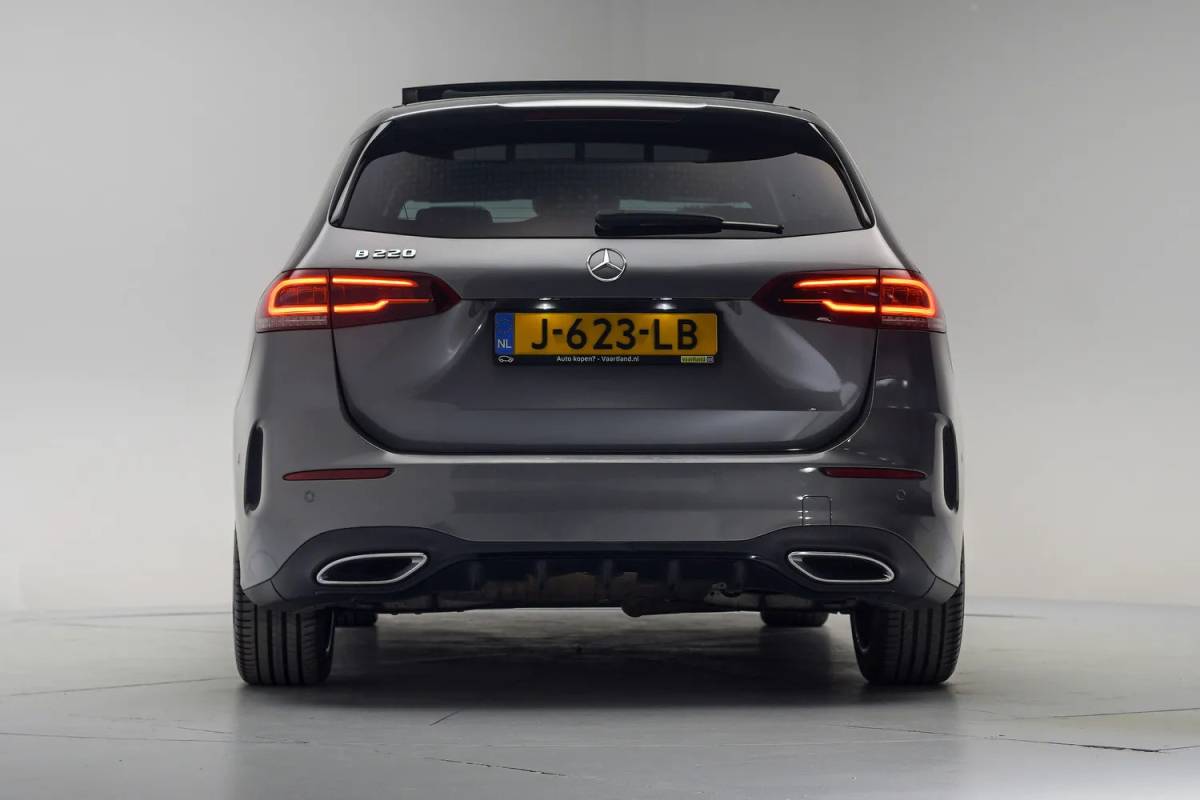 Mercedes-Benz B-Klasse Mercedes-Benz B-Klasse 220 AMG Line Night Aut. [ Panorama LED Navi Camera Sfeer Carplay ]
