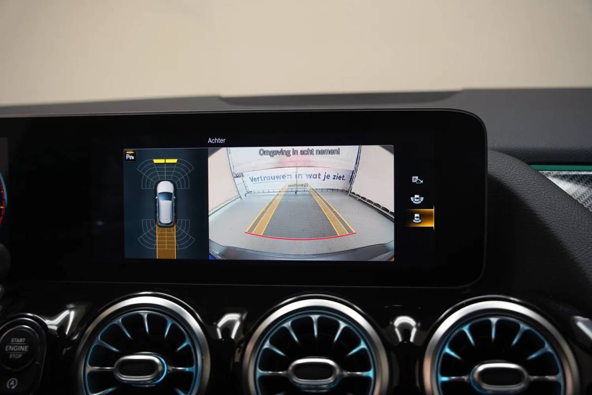 Mercedes-Benz B-Klasse Mercedes-Benz B-Klasse 220 AMG Line Night Aut. [ Panorama LED Navi Camera Sfeer Carplay ]