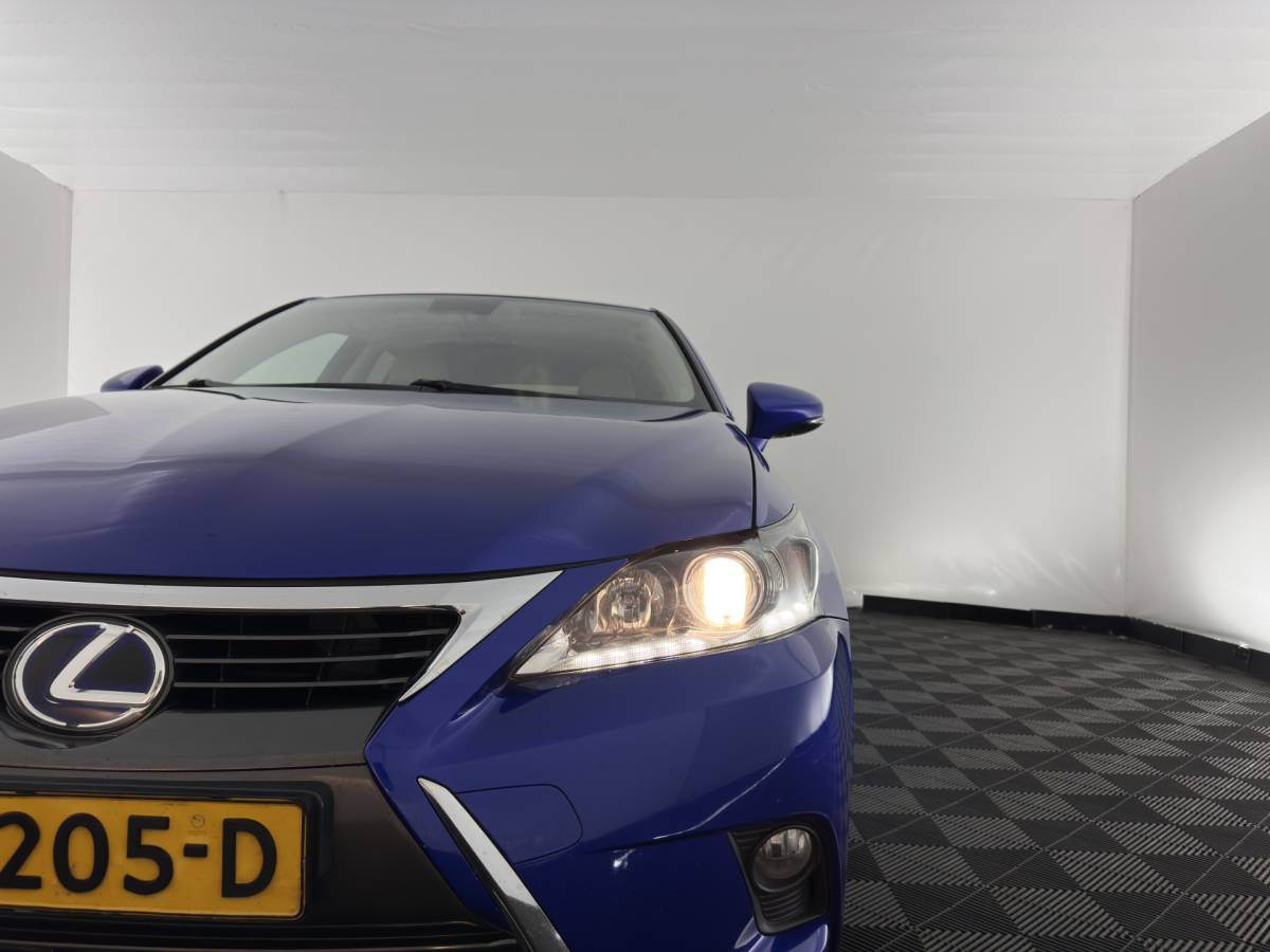 Lexus CT Lexus CT 200h Business Line Aut. *NAVI-FULLMAP | CAMERA | COMFORT-SEATS | PRIVACY-GLASS | ECC | PDC | CRUISE | 17”ALU*