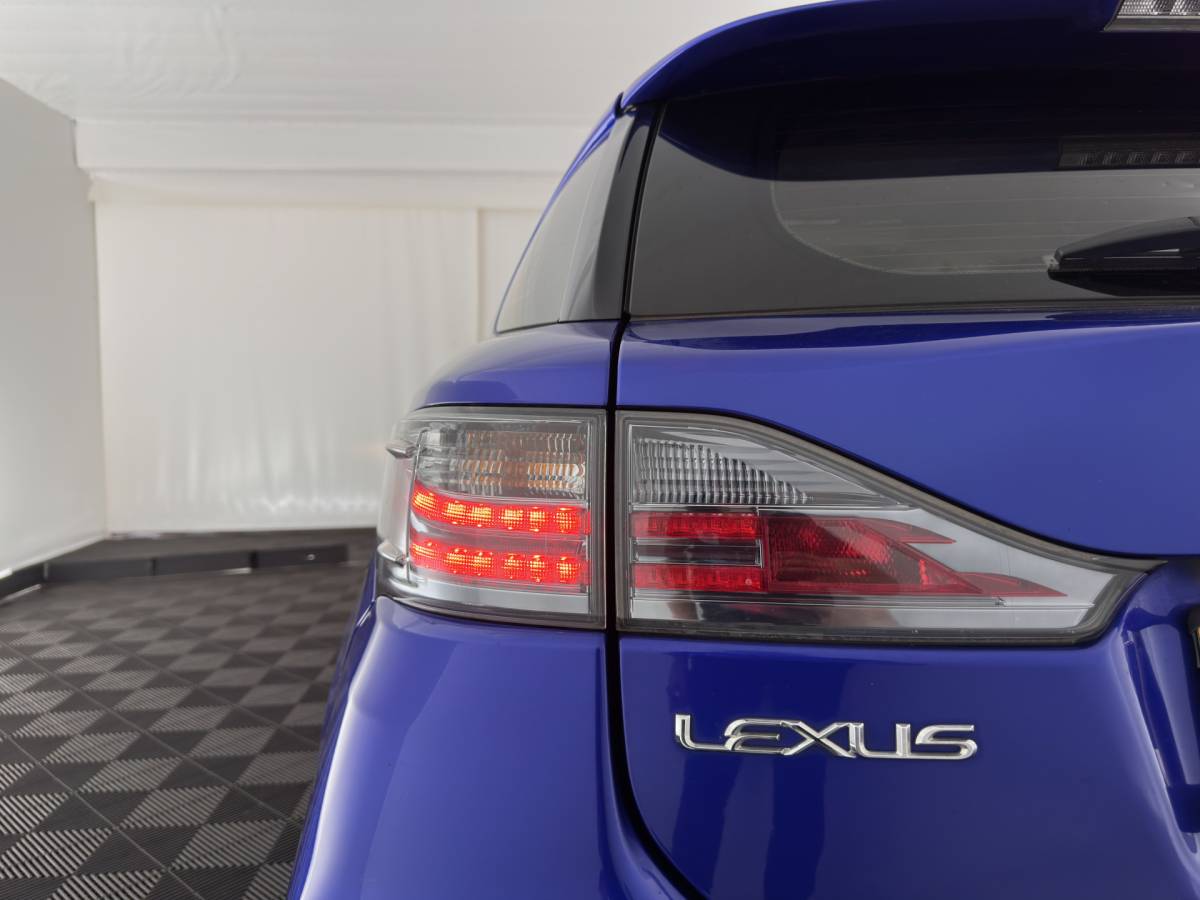 Lexus CT Lexus CT 200h Business Line Aut. *NAVI-FULLMAP | CAMERA | COMFORT-SEATS | PRIVACY-GLASS | ECC | PDC | CRUISE | 17”ALU*