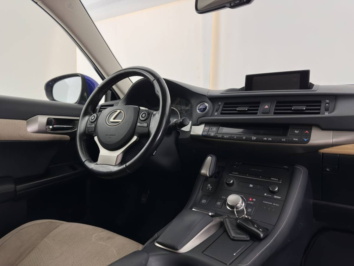 Lexus CT Lexus CT 200h Business Line Aut. *NAVI-FULLMAP | CAMERA | COMFORT-SEATS | PRIVACY-GLASS | ECC | PDC | CRUISE | 17”ALU*