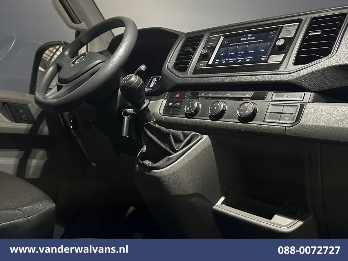 Volkswagen Crafter Volkswagen Crafter 2.0 TDI 141pk L3H2 L2H1 Euro6 Airco | Camera | Apple Carplay | Android Auto Parkeersensoren, Bijrijdersbank