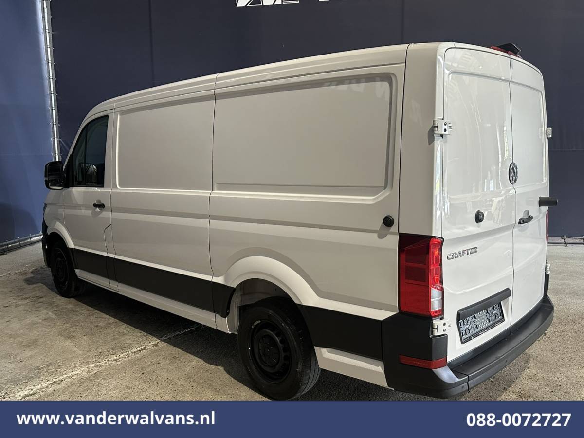 Volkswagen Crafter Volkswagen Crafter 2.0 TDI 141pk L3H2 L2H1 Euro6 Airco | Camera | Apple Carplay | Android Auto Parkeersensoren, Bijrijdersbank