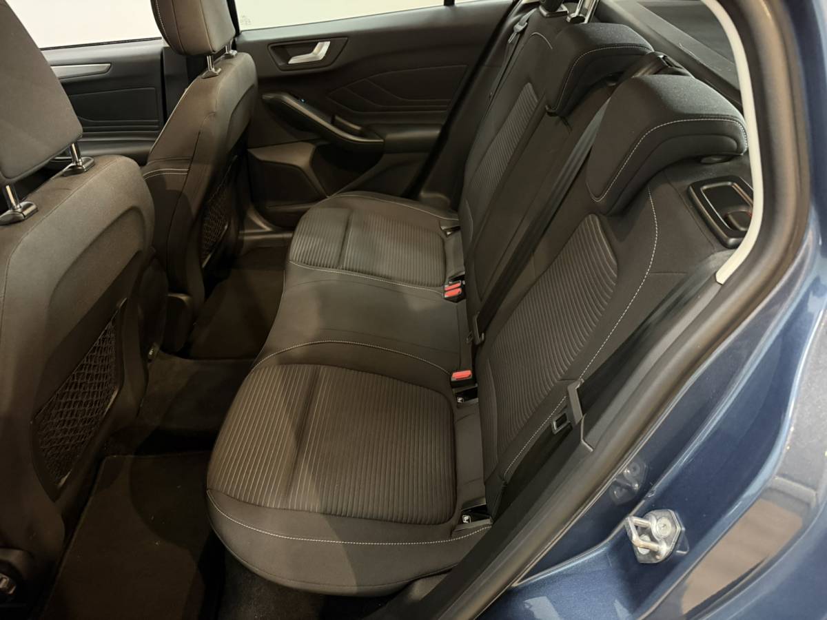 Ford Focus Ford Focus Wagon 1.0 EcoBoost Titanium Business Airco ECC | StuurStoel Verwarming | Camera | Keyless | Adaptive Cruise | Isofix | NAP