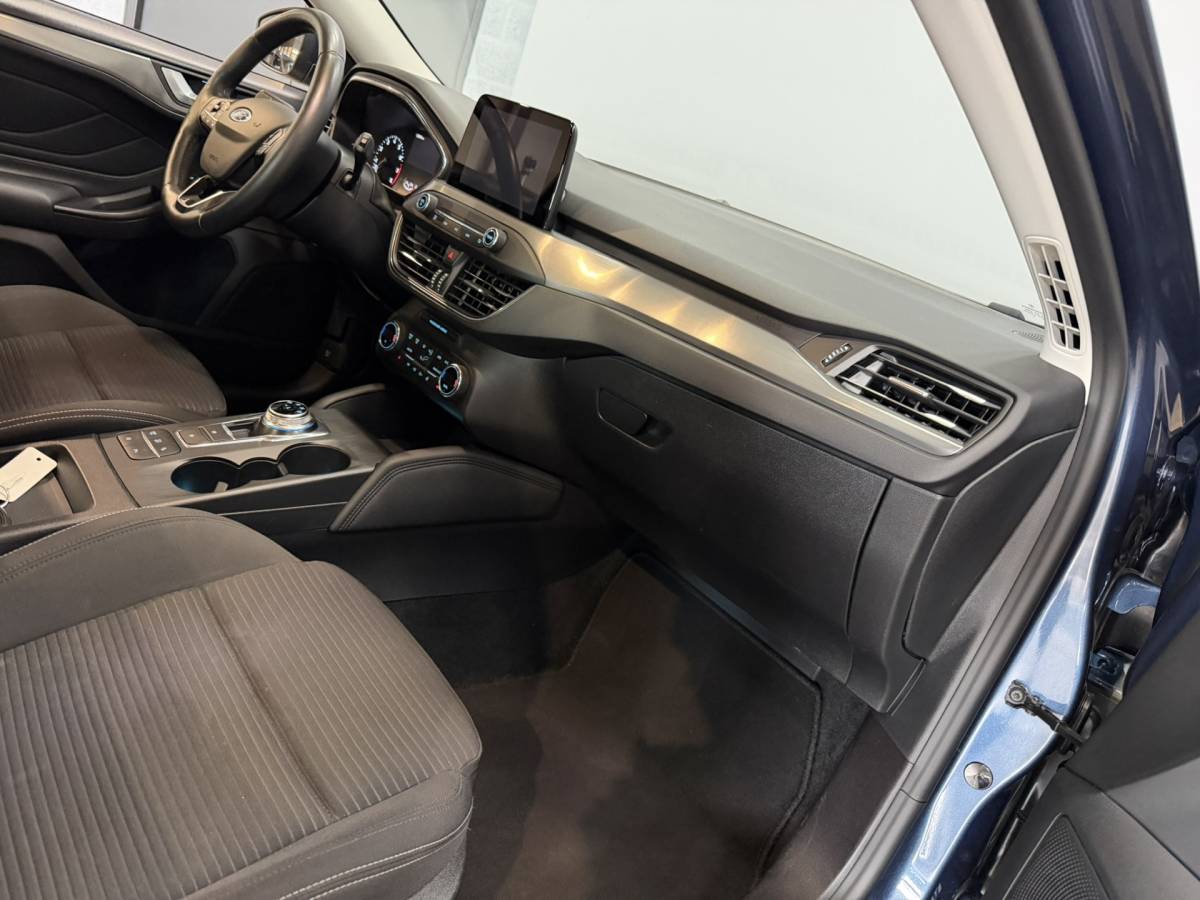 Ford Focus Ford Focus Wagon 1.0 EcoBoost Titanium Business Airco ECC | StuurStoel Verwarming | Camera | Keyless | Adaptive Cruise | Isofix | NAP