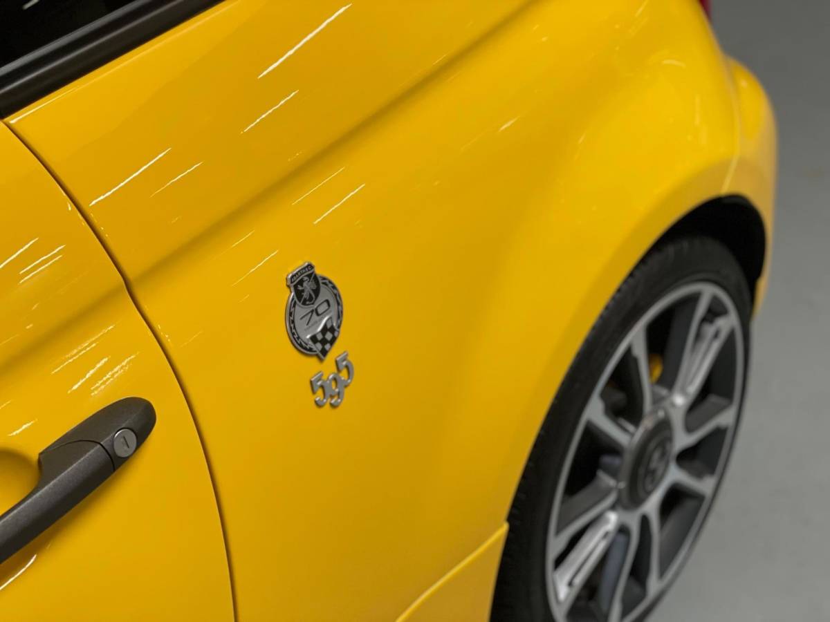 Fiat 500 Fiat 500 1.4 T-Jet Abarth Competizione 70th Anniversary | kuipstoelen | Pano | DAB | Beats by Dre | Navi