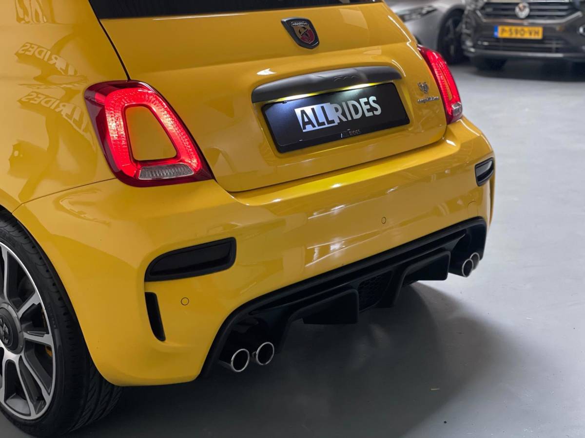 Fiat 500 Fiat 500 1.4 T-Jet Abarth Competizione 70th Anniversary | kuipstoelen | Pano | DAB | Beats by Dre | Navi