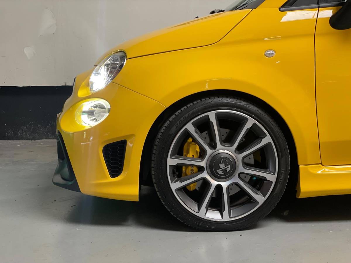 Fiat 500 Fiat 500 1.4 T-Jet Abarth Competizione 70th Anniversary | kuipstoelen | Pano | DAB | Beats by Dre | Navi