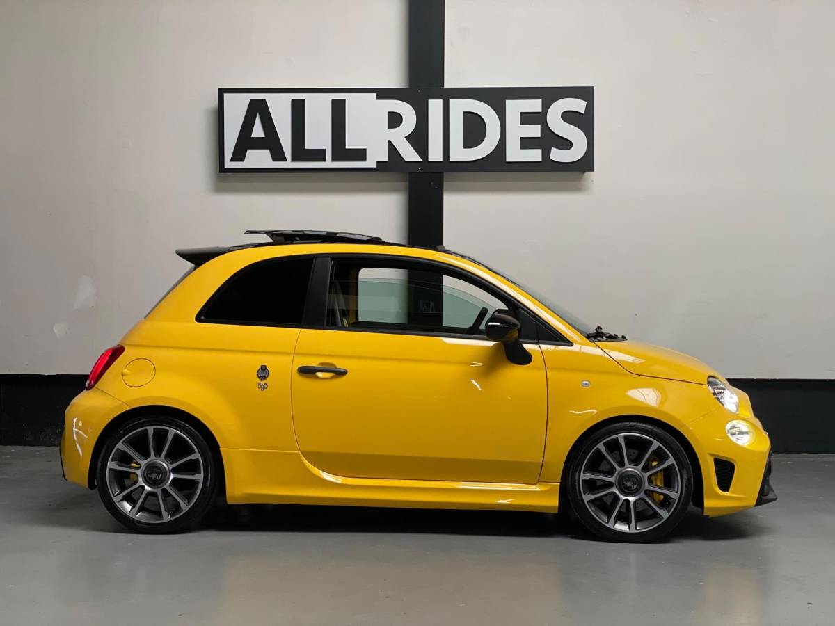 Fiat 500 Fiat 500 1.4 T-Jet Abarth Competizione 70th Anniversary | kuipstoelen | Pano | DAB | Beats by Dre | Navi