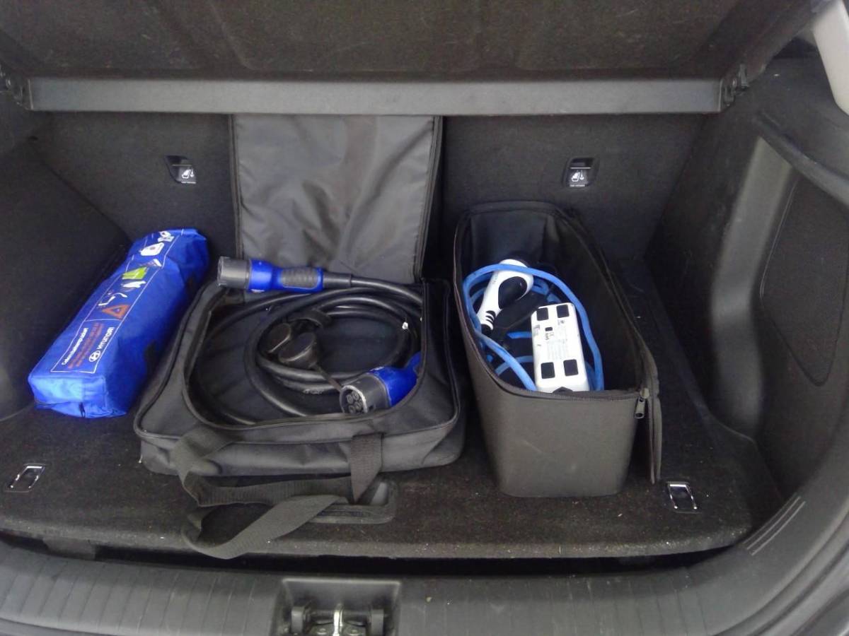 Hyundai Kona Hyundai Kona EV Fashion 64 kWh | SOH 100% | Navigatiesysteem | Parkeersensoren |