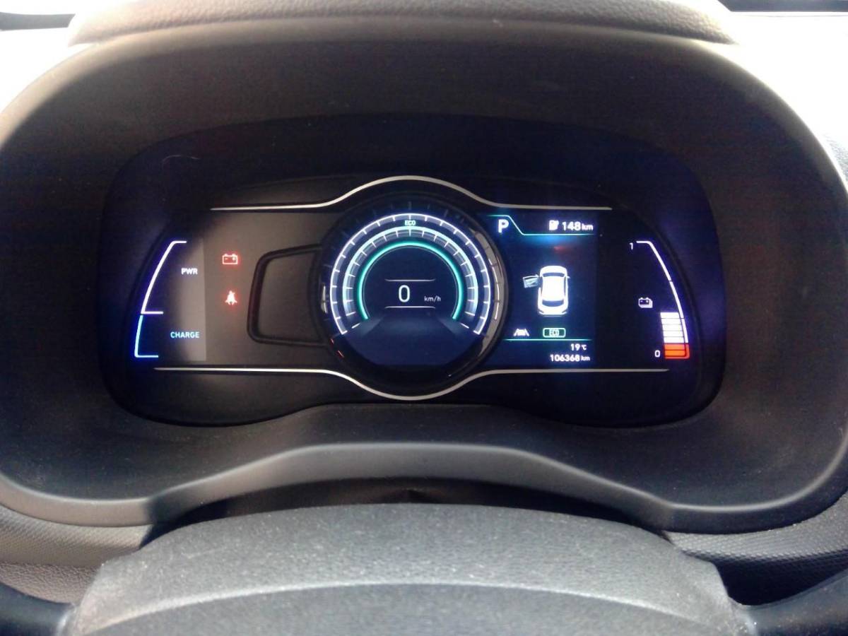 Hyundai Kona Hyundai Kona EV Fashion 64 kWh | SOH 100% | Navigatiesysteem | Parkeersensoren |