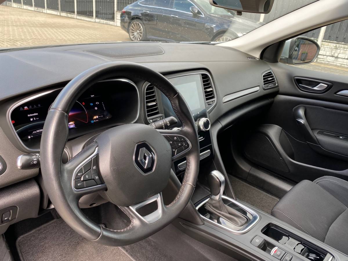 Renault Megane E-Tech Renault Mégane Estate 1.6 E-Tech Plug-In Hybrid CAMERA LED KEYLESS CRUISE NAVI APPLE CARPLAY PDC