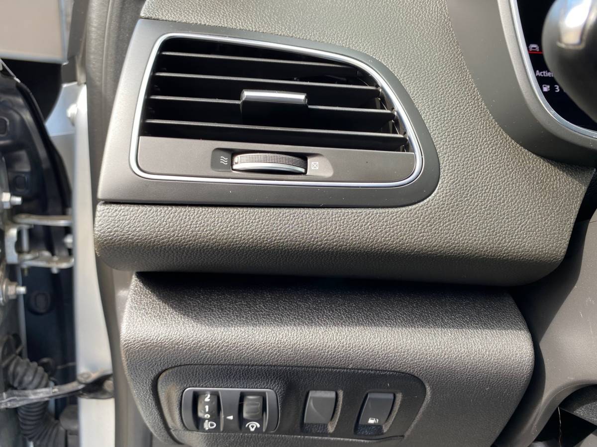 Renault Megane E-Tech Renault Mégane Estate 1.6 E-Tech Plug-In Hybrid CAMERA LED KEYLESS CRUISE NAVI APPLE CARPLAY PDC