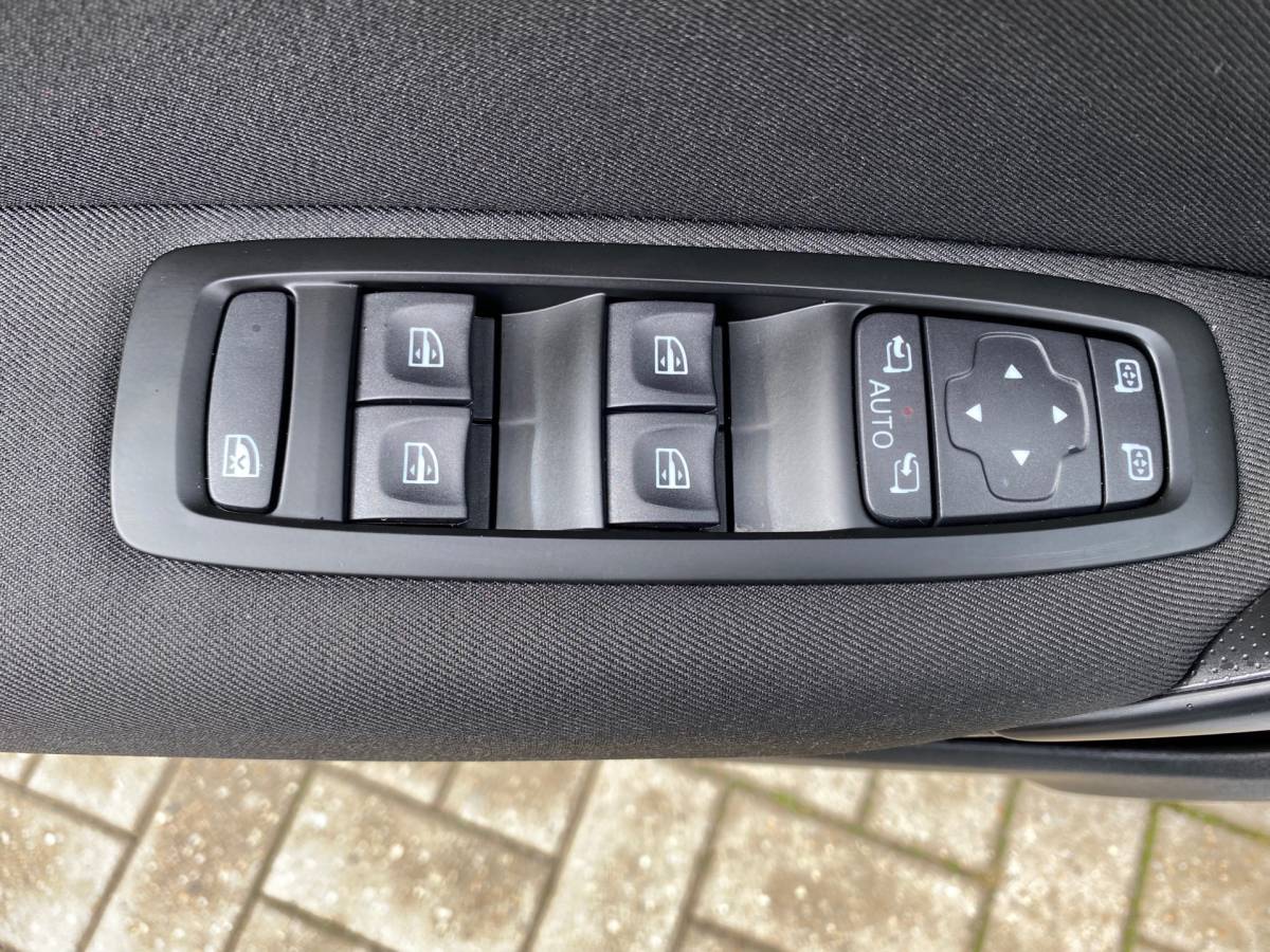 Renault Megane E-Tech Renault Mégane Estate 1.6 E-Tech Plug-In Hybrid CAMERA LED KEYLESS CRUISE NAVI APPLE CARPLAY PDC