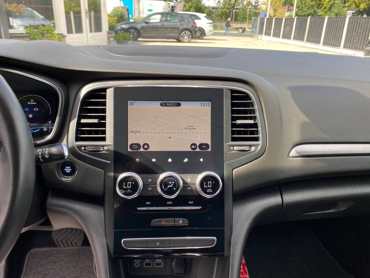 Renault Megane E-Tech Renault Mégane Estate 1.6 E-Tech Plug-In Hybrid CAMERA LED KEYLESS CRUISE NAVI APPLE CARPLAY PDC