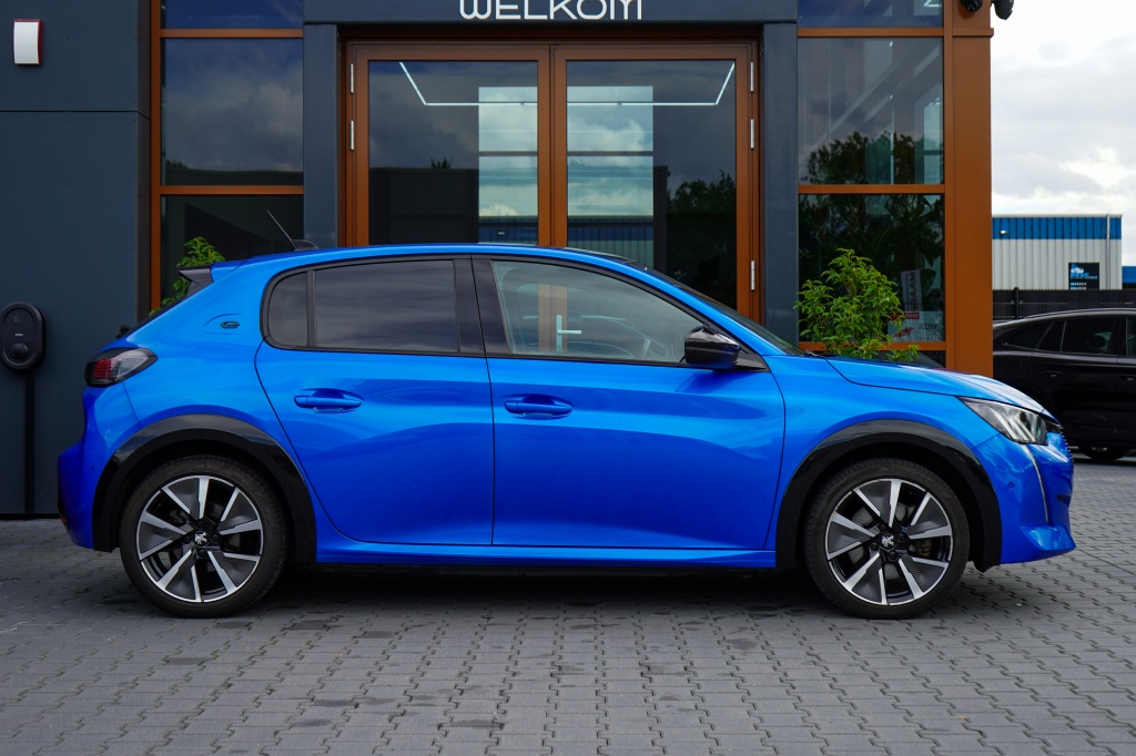 Peugeot e-208 Peugeot e-208 GT 350 50 kWh | 91,54% SOH | Pano | Stoelverwarming | 360 Camera