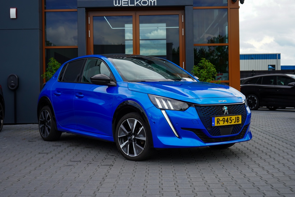 Peugeot e-208 Peugeot e-208 GT 350 50 kWh | 91,54% SOH | Pano | Stoelverwarming | 360 Camera