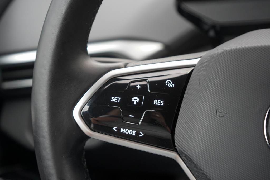 Volkswagen ID.4 Volkswagen ID.4 First 77 kWh | 92,92% SOH | Trekhaak | Camera | Led | Stoelverwarming