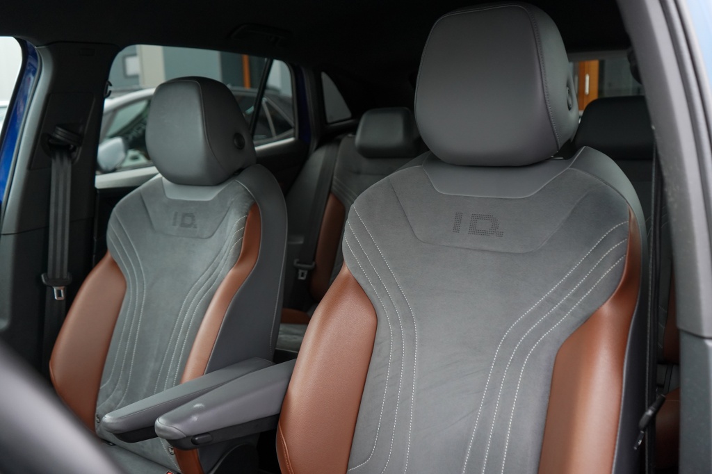 Volkswagen ID.4 Volkswagen ID.4 First 77 kWh | 92,92% SOH | Trekhaak | Camera | Led | Stoelverwarming