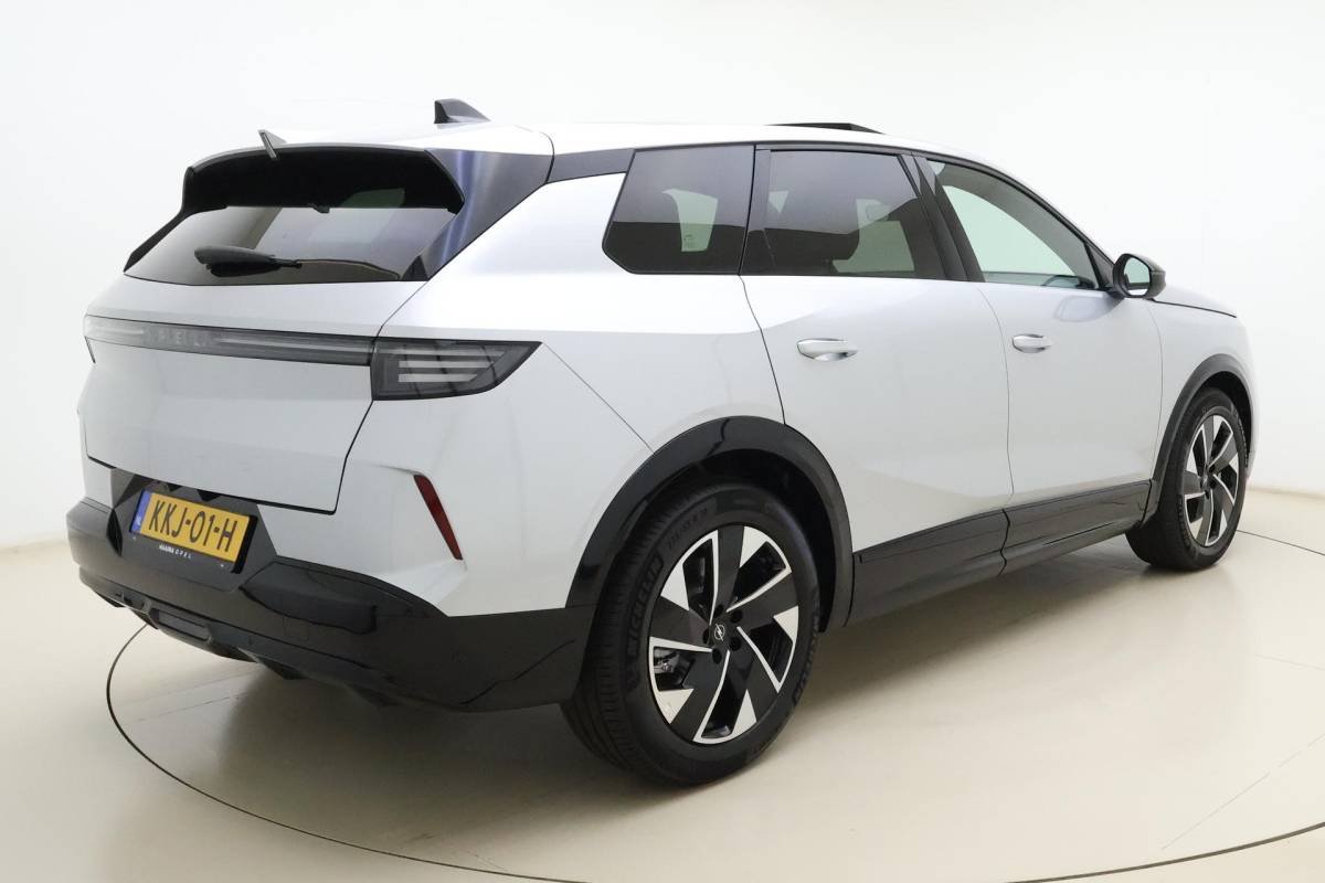Opel Grandland Opel Grandland Electric Business Edition 73 kWh | DEMO | 8 Jaar speciale garantie | Glazen schuif/kanteldak | Keyless | Stoel & Stuurverwarming | Camera | Lichtmetalen velgen