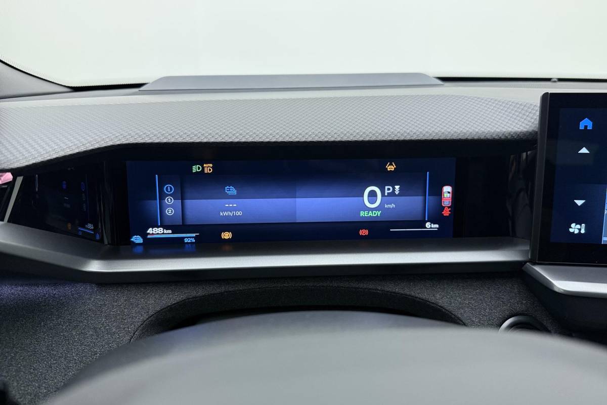 Opel Grandland Opel Grandland Electric Business Edition 73 kWh | DEMO | 8 Jaar speciale garantie | Glazen schuif/kanteldak | Keyless | Stoel & Stuurverwarming | Camera | Lichtmetalen velgen