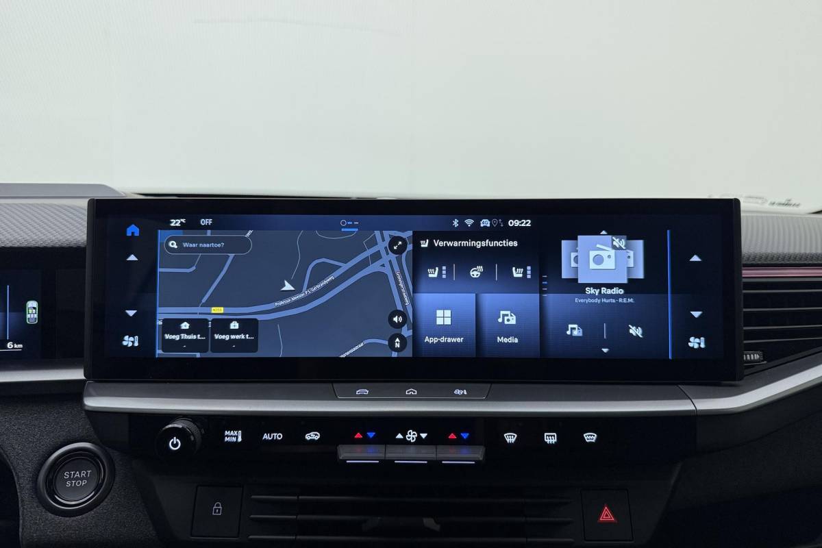 Opel Grandland Opel Grandland Electric Business Edition 73 kWh | DEMO | 8 Jaar speciale garantie | Glazen schuif/kanteldak | Keyless | Stoel & Stuurverwarming | Camera | Lichtmetalen velgen