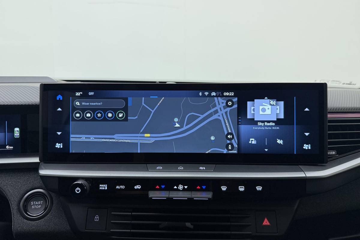 Opel Grandland Opel Grandland Electric Business Edition 73 kWh | DEMO | 8 Jaar speciale garantie | Glazen schuif/kanteldak | Keyless | Stoel & Stuurverwarming | Camera | Lichtmetalen velgen