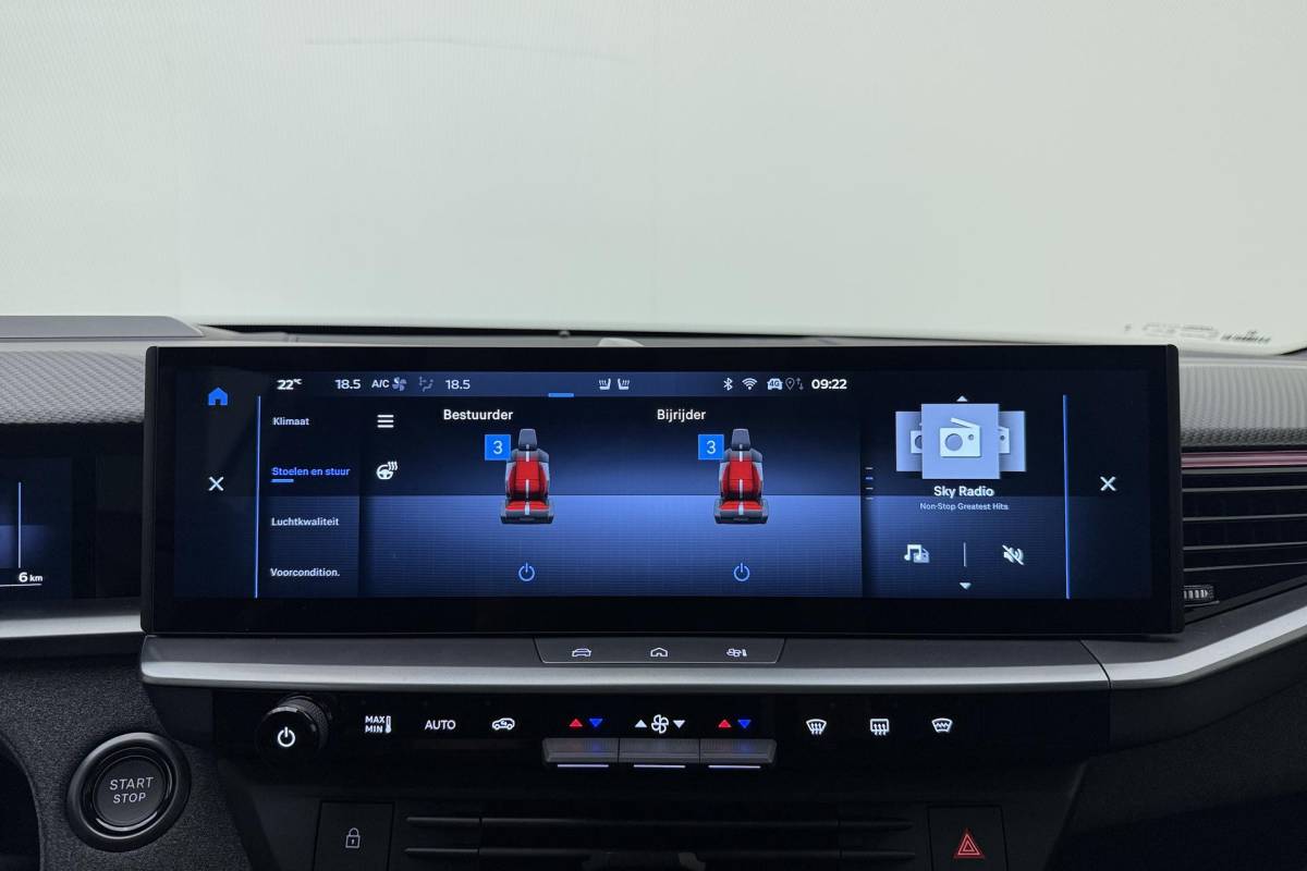 Opel Grandland Opel Grandland Electric Business Edition 73 kWh | DEMO | 8 Jaar speciale garantie | Glazen schuif/kanteldak | Keyless | Stoel & Stuurverwarming | Camera | Lichtmetalen velgen