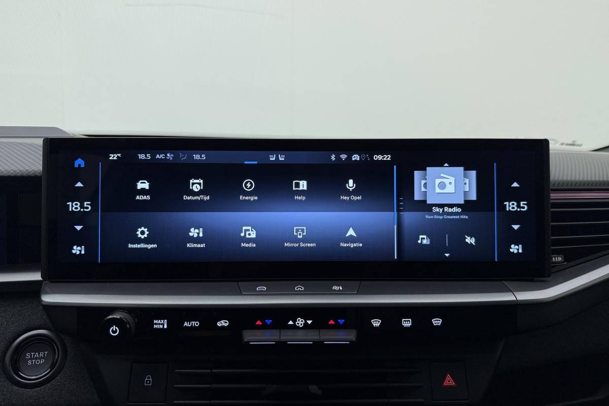 Opel Grandland Opel Grandland Electric Business Edition 73 kWh | DEMO | 8 Jaar speciale garantie | Glazen schuif/kanteldak | Keyless | Stoel & Stuurverwarming | Camera | Lichtmetalen velgen