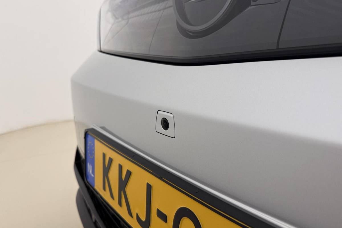 Opel Grandland Opel Grandland Electric Business Edition 73 kWh | DEMO | 8 Jaar speciale garantie | Glazen schuif/kanteldak | Keyless | Stoel & Stuurverwarming | Camera | Lichtmetalen velgen