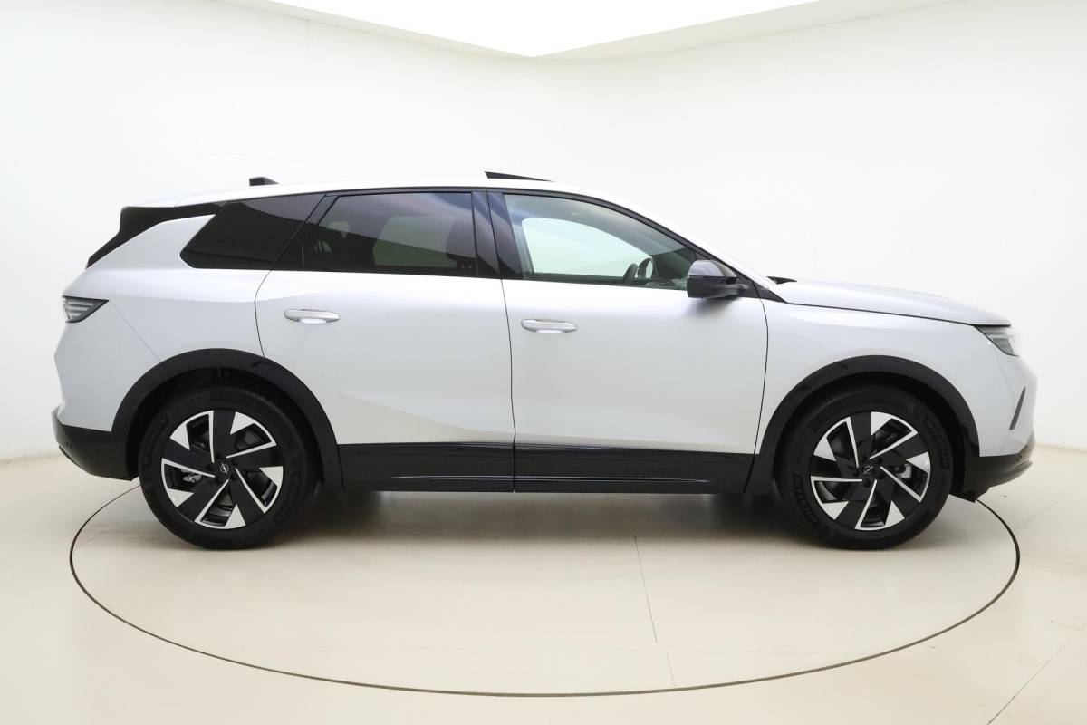 Opel Grandland Opel Grandland Electric Business Edition 73 kWh | DEMO | 8 Jaar speciale garantie | Glazen schuif/kanteldak | Keyless | Stoel & Stuurverwarming | Camera | Lichtmetalen velgen