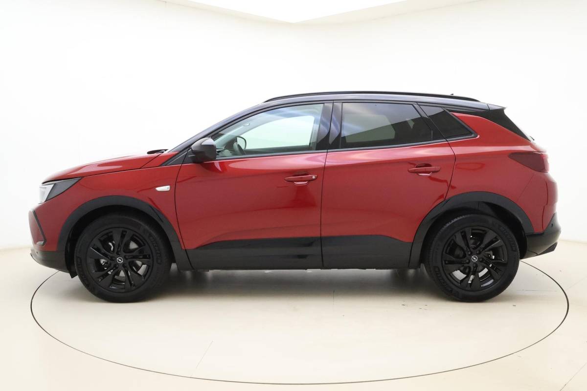 Opel Grandland Opel Grandland 1.2 Turbo GS Automaat | Stoel & Stuurverwarming | Camera | Navigatie via Carplay | Zwart dak | Dakrails | Keyless | Voorruitverwarming